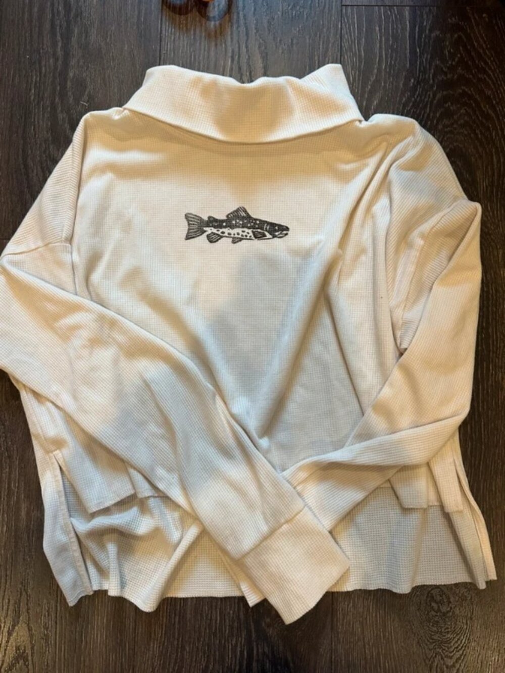 American eagle cropped turtle neck with fish graphic - Picture 1 of 3